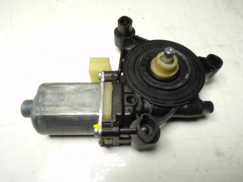 Used Left front window motor Left front window motor SEAT LEON (5F1) 1.6 TDI (115 hp) 13208743 13208743
