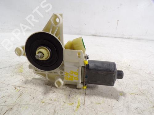 Vindusheismotor høyre foran MERCEDES-BENZ M-CLASS (W164) [2005-2012]  8420821