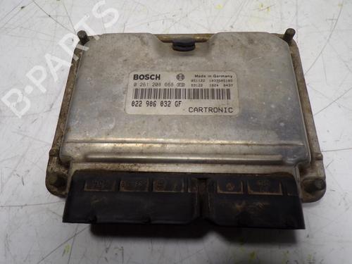 Used Engine control unit (ECU) Engine control unit (ECU) PORSCHE CAYENNE (9PA) 3.2 (250 hp) 10746865 10746865