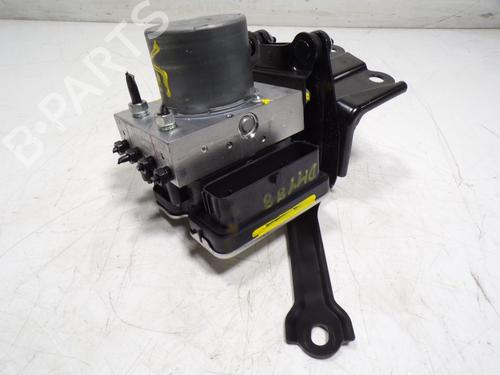Used ABS pump TOYOTA YARIS CROSS (MXP_) [2020-2025]  15106535