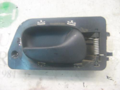 Used Rear right interior door handle Rear right interior door handle RENAULT LAGUNA I (B56_, 556_) 1.9 dCi (B56W) (107 hp) 3765130 3765130