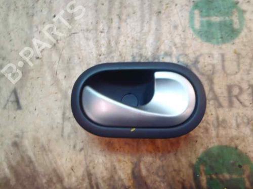 Høyre foran invendig håndtak Høyre foran invendig håndtak RENAULT CLIO III (BR0/1, CR0/1) [2005-2014] 3831574 3831574