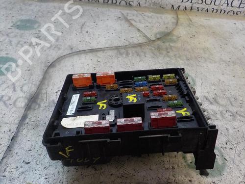 Used Fuse box Fuse box VW PASSAT B6 (3C2) 2.0 TDI 16V (140 hp) 3852570 3852570