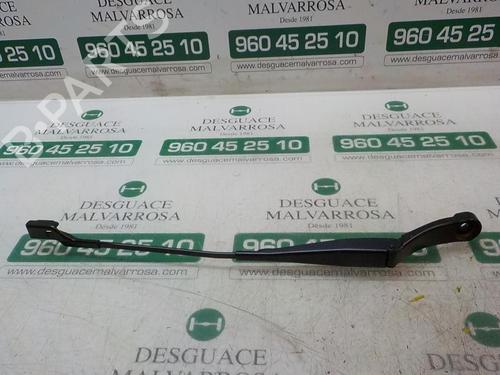 Used Front windshield wiper arm Front windshield wiper arm PEUGEOT 308 II (LB_, LP_, LW_, LH_, L3_) 1.6 BlueHDi 120 (120 hp) 3870596 3870596