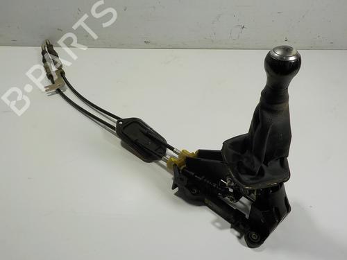 Used Gear lever TOYOTA YARIS (_P13_) 1.0 (KSP130_, KSP130) (69 hp) 14848359