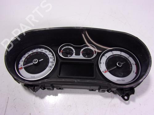 Used Instrument cluster FIAT 500L (351_, 352_) 1.3 D Multijet (199LXY1A, 199LXY11) (84 hp) 15647737
