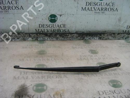 Used Front windshield wiper arm BMW 3 (E46) 320 d (150 hp) 3746124