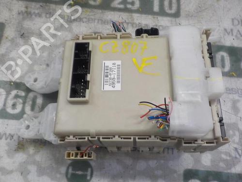 Fuse box TOYOTA VERSO (_R2_)  | BP3863801E1 