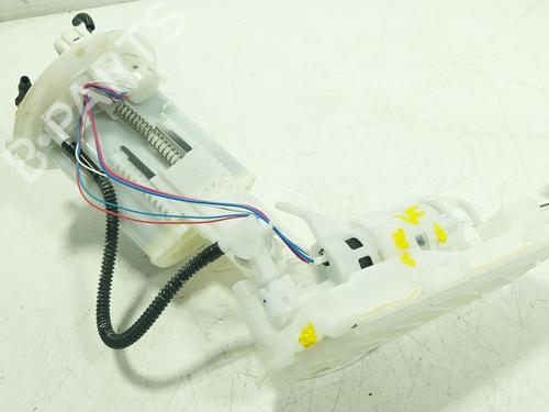 Used Fuel pump TOYOTA YARIS CROSS (MXP_) 1.5 Hybrid (MXPJ11) (131 hp) 31048137