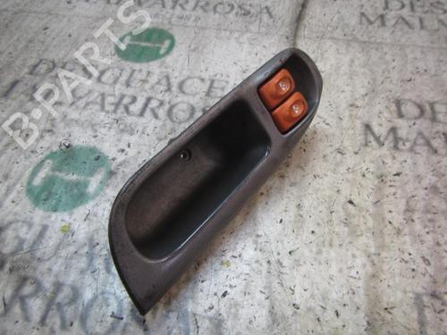 Used Left front window switch Left front window switch RENAULT SCÉNIC I MPV (JA0/1_, FA0_) 1.9 dCi RX4 (102 hp) 3833996 3833996