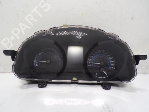 Used Instrument cluster Instrument cluster TOYOTA AURIS Estate (_E18_) 1.8 Hybrid (ZWE186_, ZWE186R, ZWE186H) (136 hp) 13897185 13897185