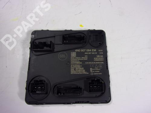 Used Electronic module Electronic module AUDI Q5 (FYB, FYG) 40 TDI Mild Hybrid quattro (204 hp) 10720485 10720485