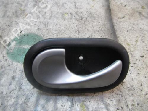 Used Rear left interior door handle Rear left interior door handle RENAULT CLIO III (BR0/1, CR0/1) 1.5 dCi (BR17, CR17) (86 hp) 3841116 3841116