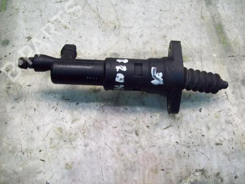 Used Clutch slave cylinder Clutch slave cylinder MITSUBISHI COLT VI (Z3_A, Z2_A) 1.1 (Z31A, Z32A) (75 hp) 14299249 14299249