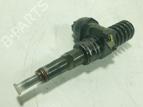 Used Injector VW TOUAREG (7LA, 7L6, 7L7) 2.5 R5 TDI (174 hp) 30750486