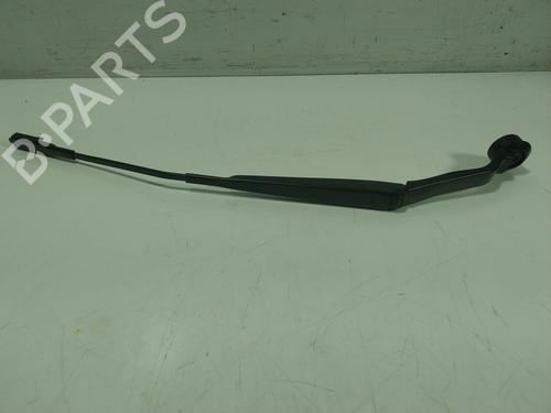 Used Front windshield wiper arm FORD KUGA II (DM2) 1.5 EcoBoost (120 hp) 18069246