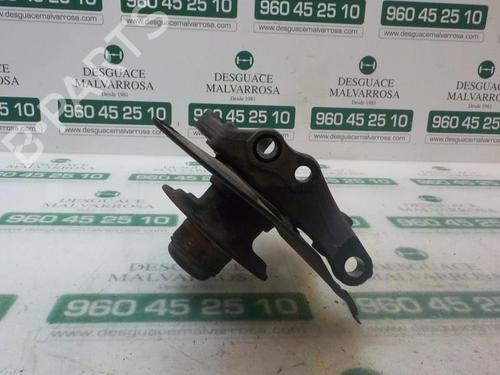 Used Left front steering knuckle Left front steering knuckle MERCEDES-BENZ C-CLASS (W203) C 220 CDI (203.006, 203.008) (143 hp) 3874967 3874967