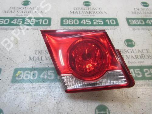 left-tailgate-light-chevrolet-cruze-j300-95130772-2009-3872714 main image