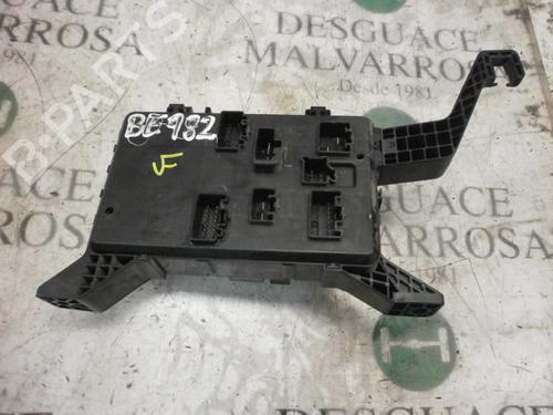 Used Fuse box Fuse box FORD MONDEO III Saloon (B4Y) 2.0 16V TDDi / TDCi (115 hp) 3742970 3742970