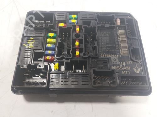 Used Fuse box Fuse box RENAULT ARKANA I (LCM_, LDN_) 1.6 E-TECH 145 (LDMU) (143 hp) 18162990 18162990