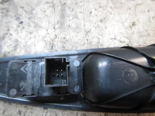 Left rear window switch PEUGEOT 308 I (4A_, 4C_) 1.6 16V | BP3841468I29 