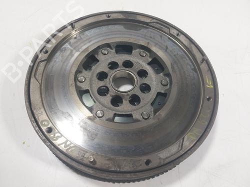 Used Flywheel Flywheel PEUGEOT 5008 (0U_, 0E_) 2.0 HDi 150 / BlueHDi 150 (150 hp) 18106439 18106439
