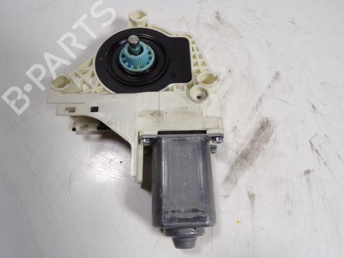 Vindusheismotor venstre foran AUDI Q3 (8UB, 8UG) [2011-2020]  8306088