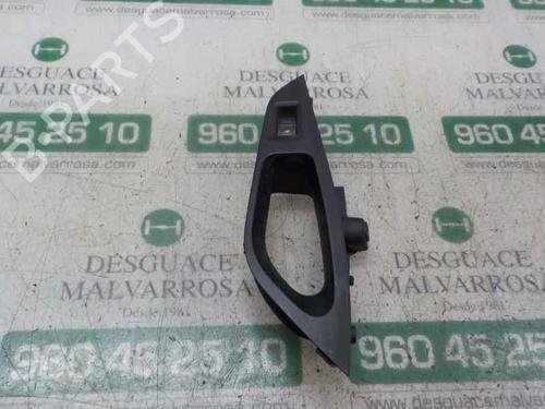 Used Right rear window switch SEAT LEON ST (5F8) 2.0 TDI (150 hp) 4582615