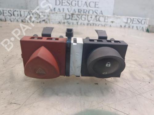 Used Warning switch RENAULT MEGANE II (BM0/1_, CM0/1_) 1.6 16V (112 hp) 3811668