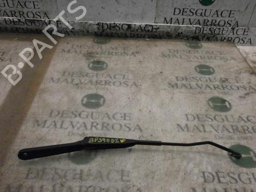 Used Front windshield wiper arm CITROËN BERLINGO / BERLINGO FIRST MPV (MF_, GJK_, GFK_) 2.0 HDI 90 (MFRHY) (90 hp) 3739718