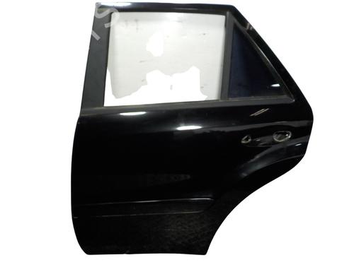 Used Left rear door MERCEDES-BENZ M-CLASS (W164) [2005-2012]  8392414