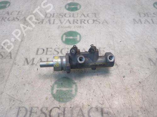 Used Brake master cylinder Brake master cylinder ALFA ROMEO 156 (932_) 1.9 JTD (932.AXN00, 932.BXE00) (150 hp) 4013935 4013935