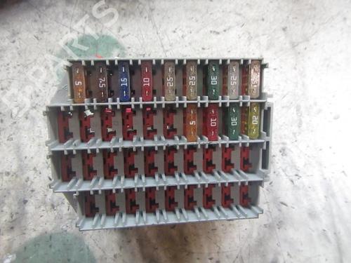 Used Fuse box Fuse box VOLVO S60 I (384) 2.4 D (163 hp) 3822627 3822627