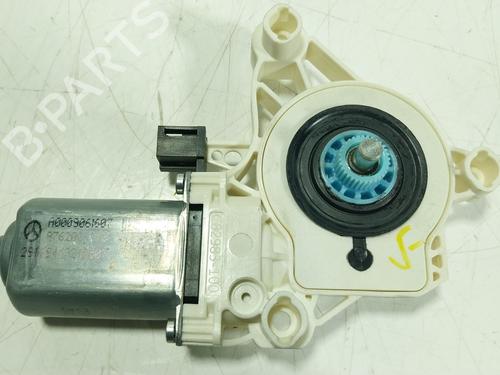 Used Right rear window motor Right rear window motor MERCEDES-BENZ CLA Shooting Brake (X118) CLA 200 (118.687) (163 hp) 26600931 26600931
