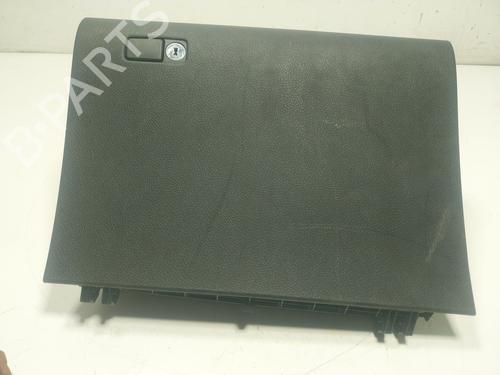 Used Glove box Glove box TOYOTA HILUX VIII Pickup (_N1_) 2.4 D 4WD (GUN125_, GUN125R) (150 hp) 18261481 18261481