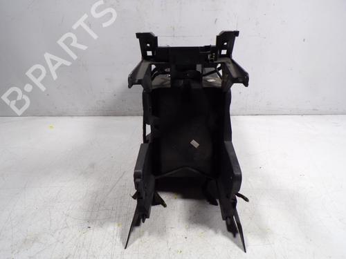 Armrest / Center console PEUGEOT 5008 (0U_, 0E_) 1.6 HDi | BP8853849I20 