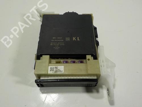 Used Fuse box Fuse box TOYOTA COROLLA Saloon (_E21_) [2019-2026] 11932332 11932332