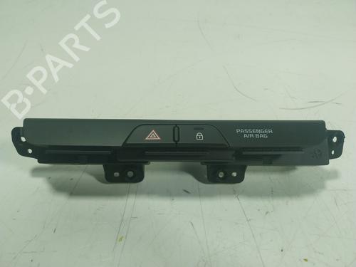 warning-switch-kia-stonic-yb-4d63611000-2017-17978746 main image