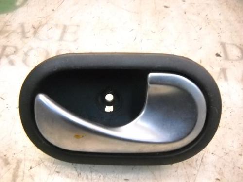 front-right-interior-door-handle-renault-megane-ii-bm01_-cm01_-15-dci-bm1e-cm1e-2001-2002-2003-2004-2005-2006-2007-2008-2009-2010-2011-2012-3739365 main image