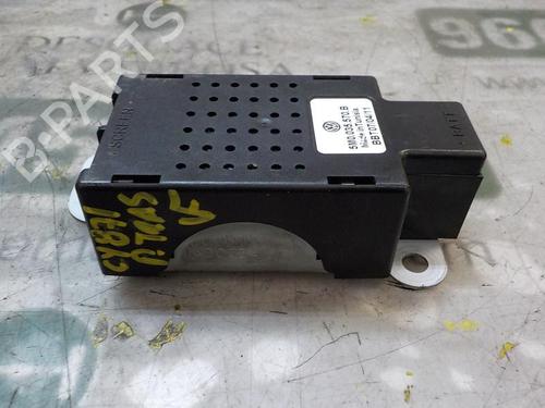 Used Electronic module Electronic module VW GOLF VI (5K1) 1.6 TDI (90 hp) 3858398 3858398