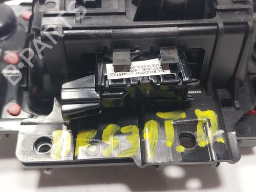 Højre bagtil invendig håndtag INEOS GRENADIER Closed Off-Road Vehicle 3.0 Ti 4x4 (GEB) | BP29258233I16 
