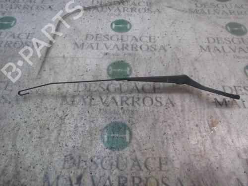 Used Front windshield wiper arm PEUGEOT 106 II (1A_, 1C_) 1.1 i (60 hp) 3831959