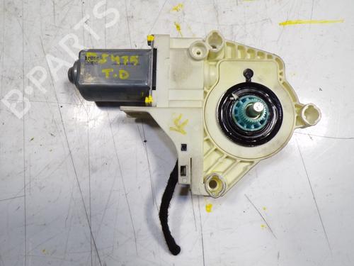 Used Right rear window motor LAND ROVER RANGE ROVER III (L322) 3.6 D 4x4 (272 hp) 8912892