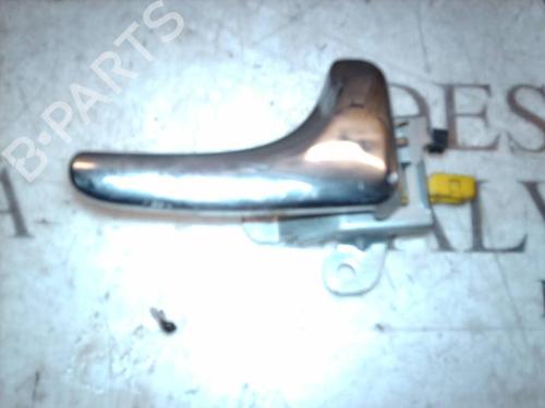 Used Rear right interior door handle Rear right interior door handle VOLVO S40 I (644) 1.9 DI (95 hp) 3774717 3774717