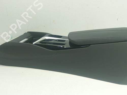 Used Armrest / Center console Armrest / Center console BMW 3 (G20, G80, G28) 318 i (156 hp) 25040446 25040446