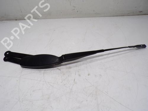 Used Front windshield wiper arm MERCEDES-BENZ GLC (X253) 200 EQ Boost (253.980) (197 hp) 15246463