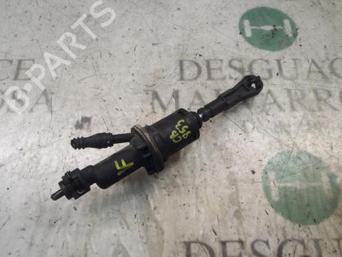 Used Clutch slave cylinder PEUGEOT 407 (6D_) 2.0 HDi 135 (6DRHRH, 6DRHRE, 6DRHRG, 6DRHRJ) (136 hp) 14271358