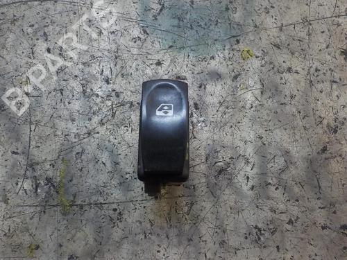 Used Right front window switch RENAULT CLIO III (BR0/1, CR0/1) [2005-2014]  3848312