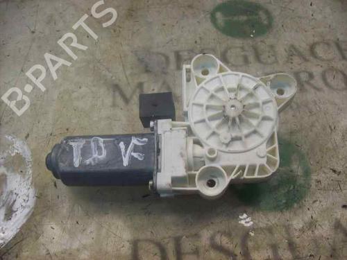 Used Right rear window motor Right rear window motor MERCEDES-BENZ C-CLASS T-Model (S203) C 180 Kompressor (203.246) (143 hp) 9516080 9516080