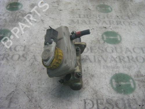 Used Brake master cylinder FIAT BRAVA (182_) 1.9 JTD (100 hp) 3755512
